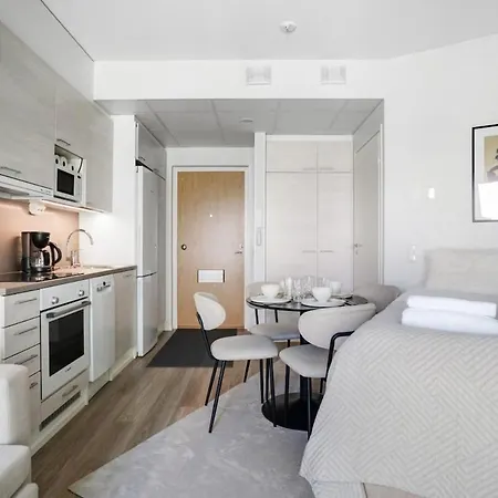 Modern Arctic By Lapland Host דירה